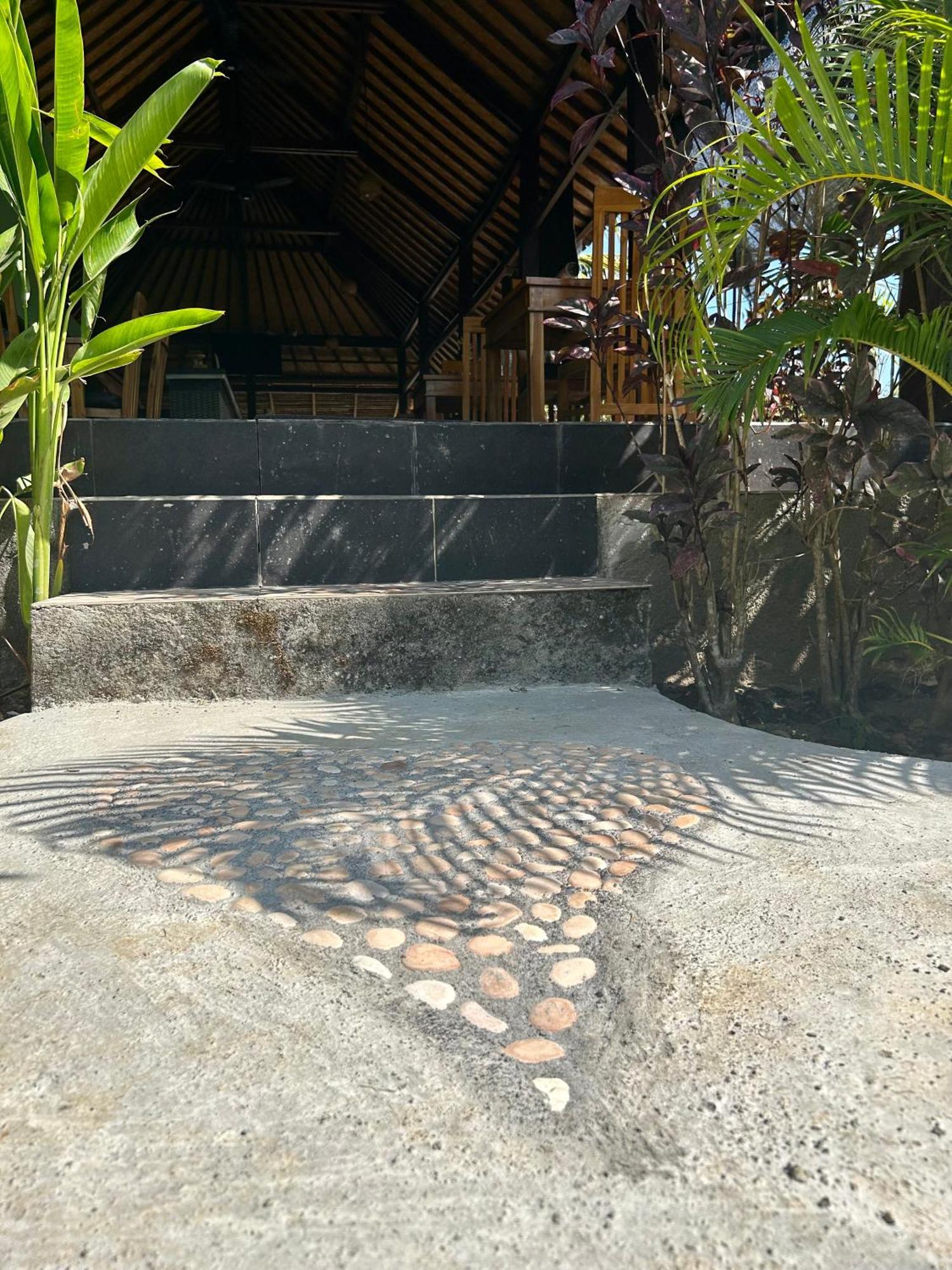 Bed and Breakfast Island Garden Huts Lembongan Нуса-Лембонган Экстерьер фото