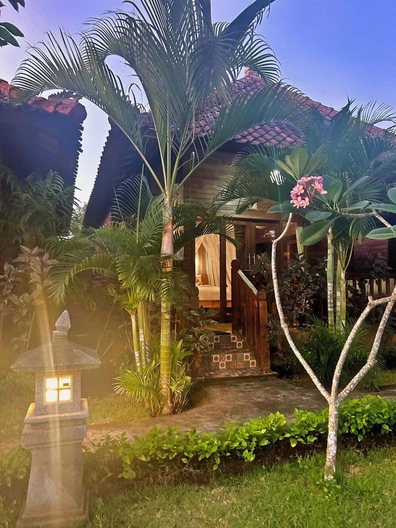 Bed and Breakfast Island Garden Huts Lembongan Нуса-Лембонган Экстерьер фото